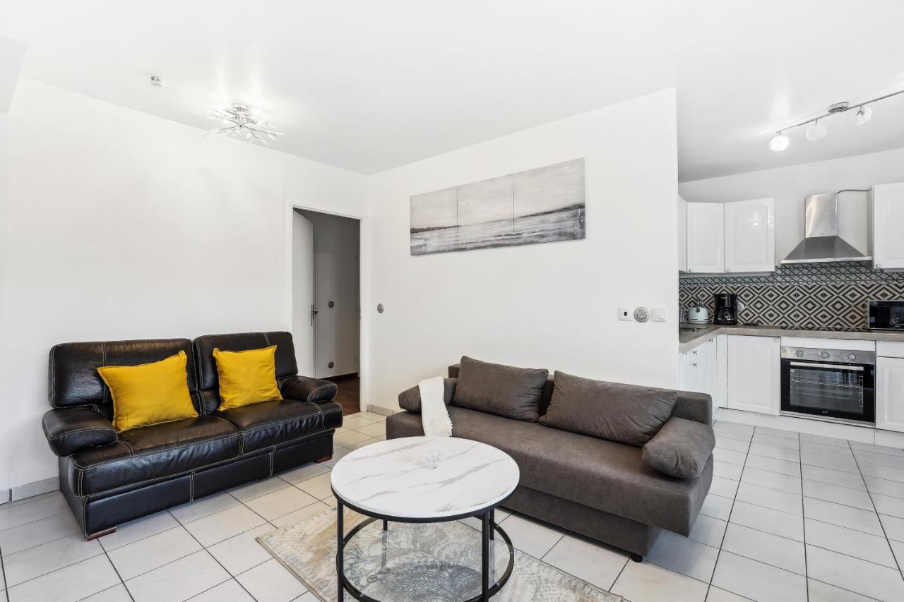 Apart-chic-les-ulis With Balcon, Terrasse And Parking Apartment