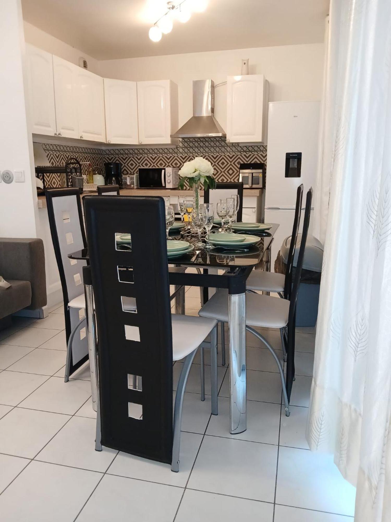 Apart-chic-les-ulis With Balcon, Terrasse And Parking Apartment